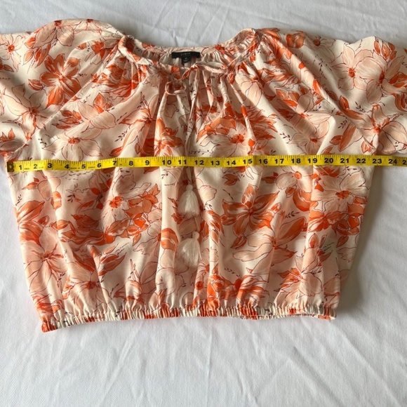 Crew tassel tie- front cropped top in breezy blooms - Picture 7 of 11